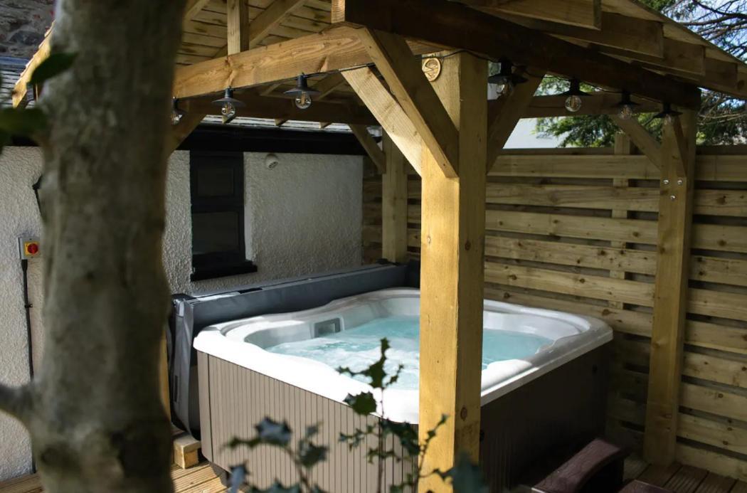 Luxurious Cottage With Hot Tub, Lake District Duddon Exterior foto